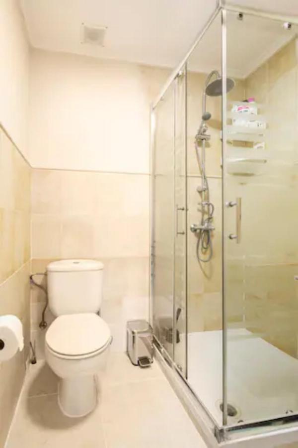 Room With Private Bathroom And Balcony Nearby The Mercado Central, Center And Beach Alicante Exterior foto